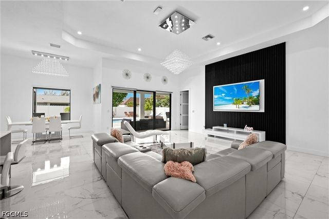 140 SE 16th ST, Cape Coral, FL 33990