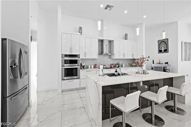140 SE 16th ST, Cape Coral, FL 33990