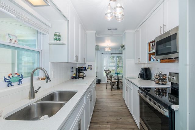 5708 HOMECREST ROAD, New Port Richey, FL 34652