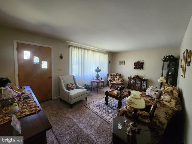 1217 PIEFFER HILL RD, Stevens, PA 17578