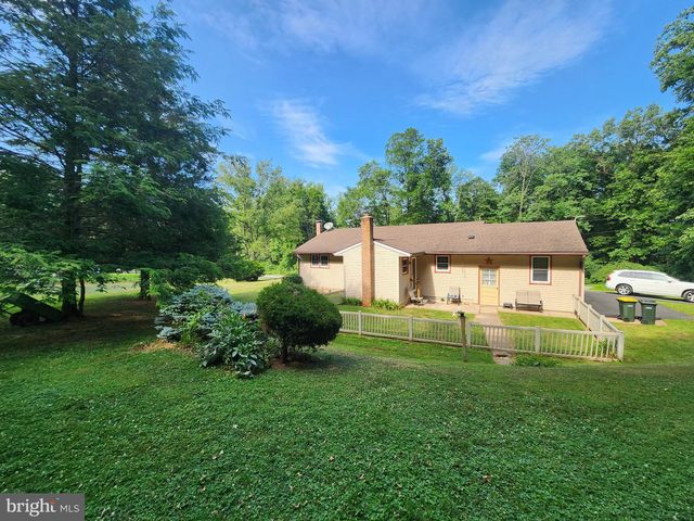1217 PIEFFER HILL RD, Stevens, PA 17578
