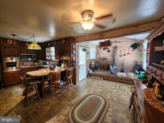 1217 PIEFFER HILL RD, Stevens, PA 17578