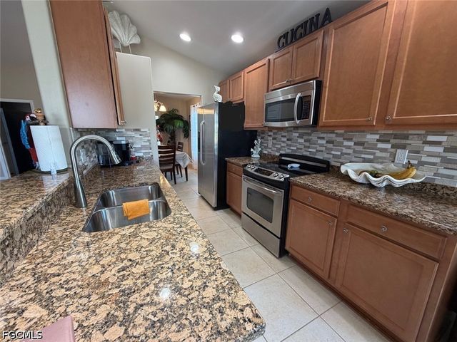 2609 Clairfont CT, Cape Coral, FL 33991