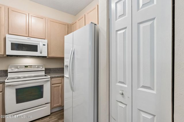 8601 BEACH Boulevard 1414, Jacksonville, FL 32216