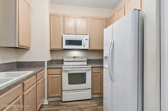 8601 BEACH Boulevard 1414, Jacksonville, FL 32216