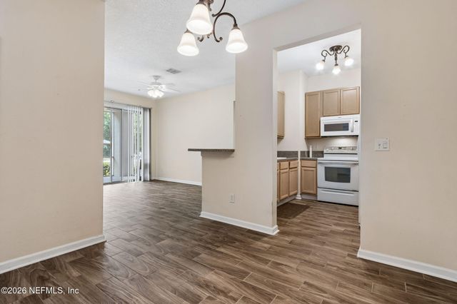 8601 BEACH Boulevard 1414, Jacksonville, FL 32216