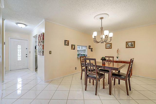 152 LAKE ANNE Drive 152, West Palm Beach, FL 33411