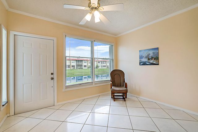 152 LAKE ANNE Drive 152, West Palm Beach, FL 33411
