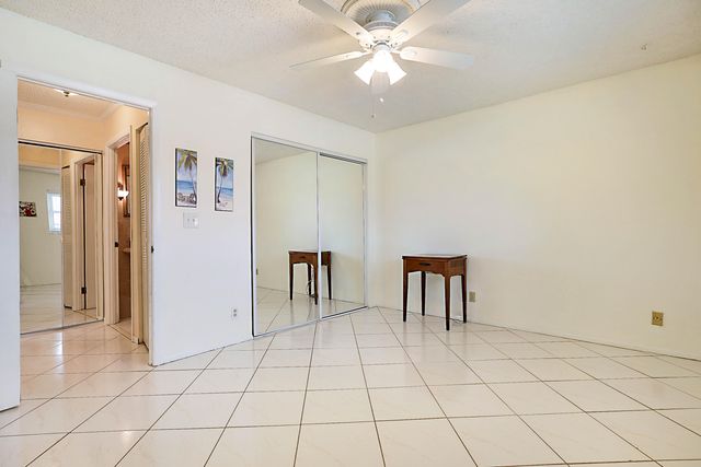 152 LAKE ANNE Drive 152, West Palm Beach, FL 33411
