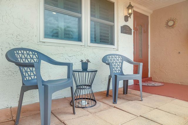 152 LAKE ANNE Drive 152, West Palm Beach, FL 33411