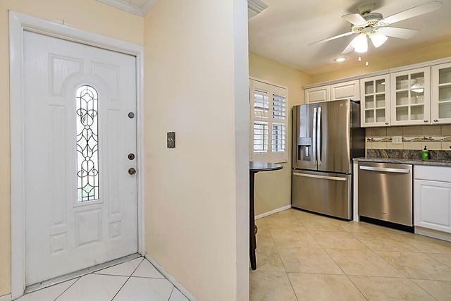 152 LAKE ANNE Drive 152, West Palm Beach, FL 33411
