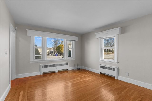 196 Wardlaw Avenue, Providence, RI 02908