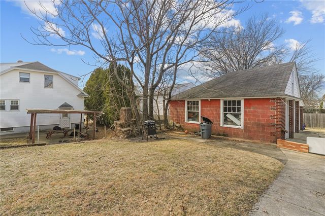 196 Wardlaw Avenue, Providence, RI 02908