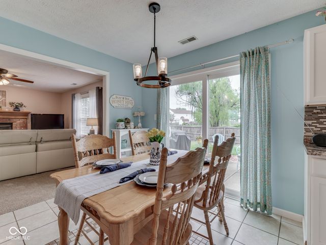 615 Hummingbird Lane, Whiteland, IN 46184