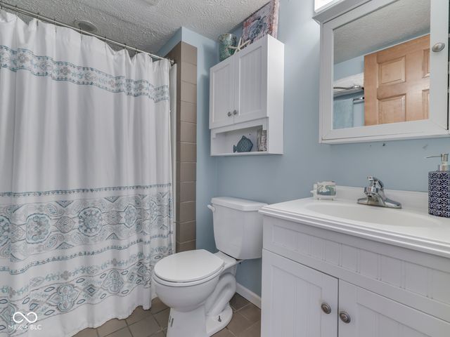 615 Hummingbird Lane, Whiteland, IN 46184