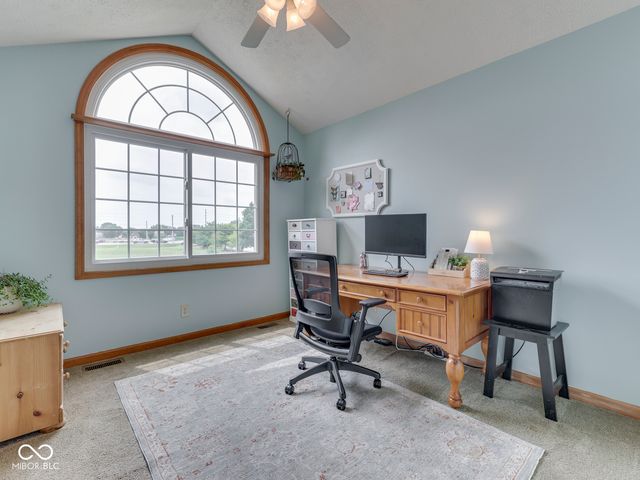 615 Hummingbird Lane, Whiteland, IN 46184