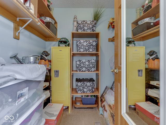 615 Hummingbird Lane, Whiteland, IN 46184