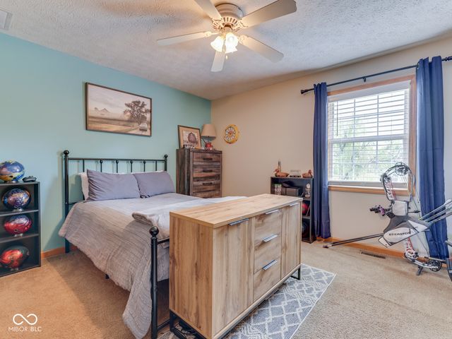 615 Hummingbird Lane, Whiteland, IN 46184