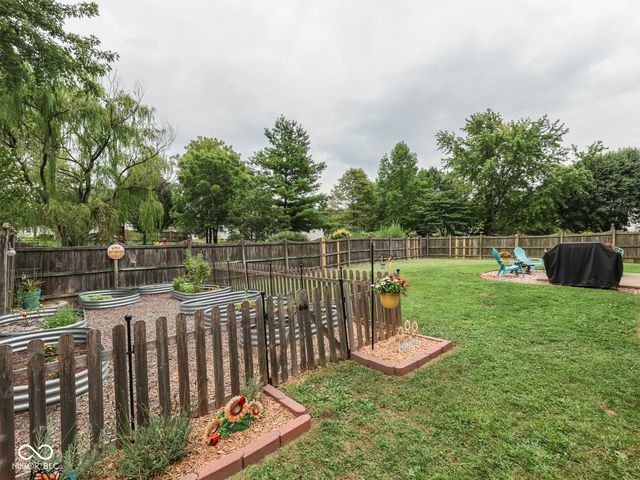 615 Hummingbird Lane, Whiteland, IN 46184