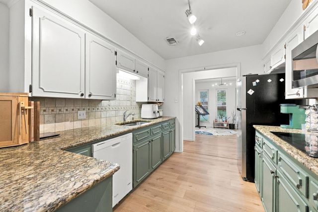 1908 Nancy Lea Drive, Bonham, TX 75418