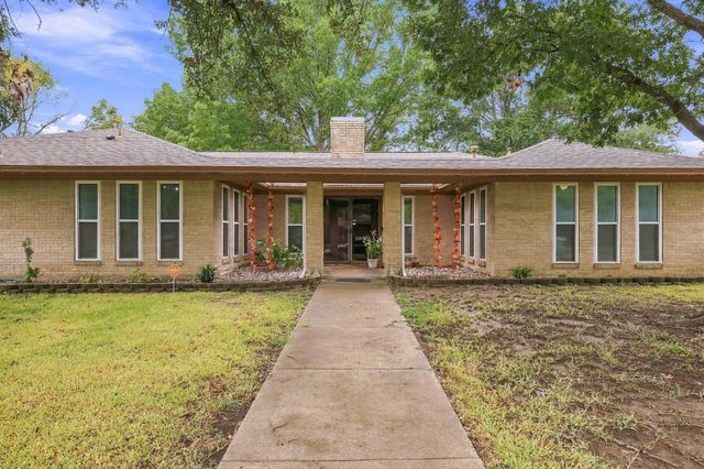 1908 Nancy Lea Drive, Bonham, TX 75418