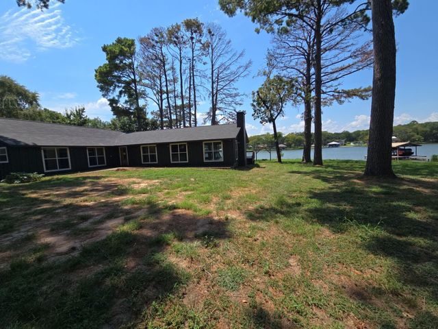 190 Thunderbird Drive, Mabank, TX 75156