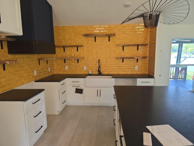 190 Thunderbird Drive, Mabank, TX 75156