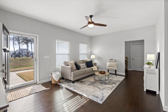 1241 Harmon Springs Rd, Dickson, TN 37055