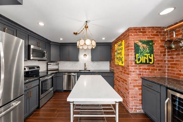 21 Athens St 26, Weymouth, MA 02191