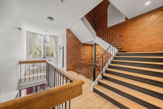 21 Athens St 26, Weymouth, MA 02191