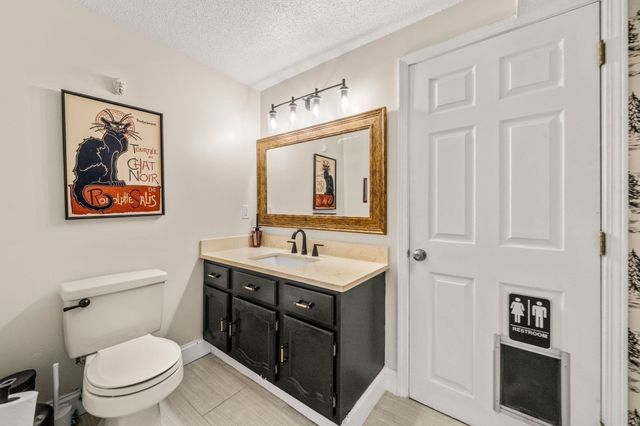 21 Athens St 26, Weymouth, MA 02191