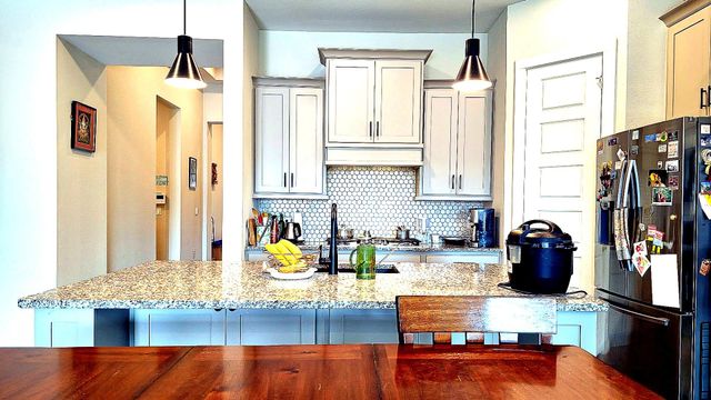 8001 Silhouette ST, Austin, TX 78744