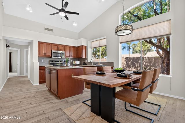 4236 E MILLBRAE Lane, Gilbert, AZ 85234