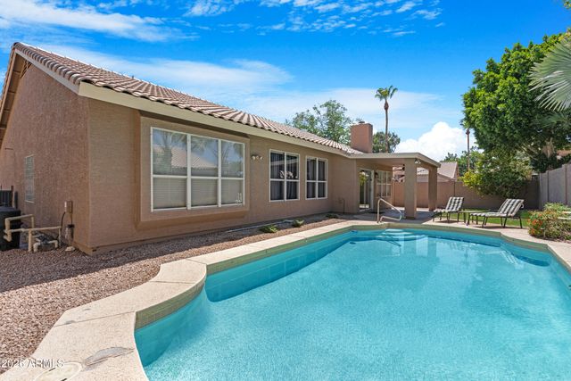 4236 E MILLBRAE Lane, Gilbert, AZ 85234