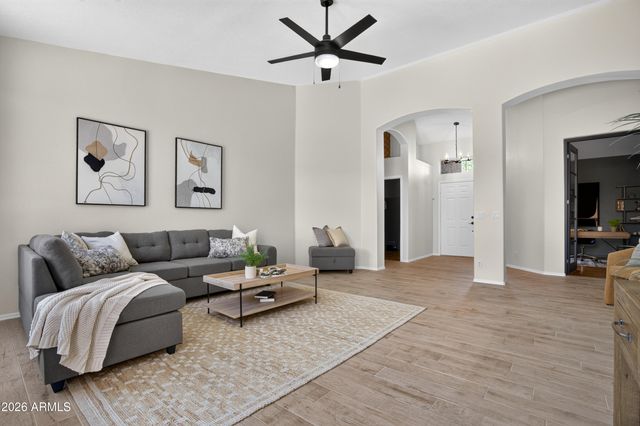 4236 E MILLBRAE Lane, Gilbert, AZ 85234