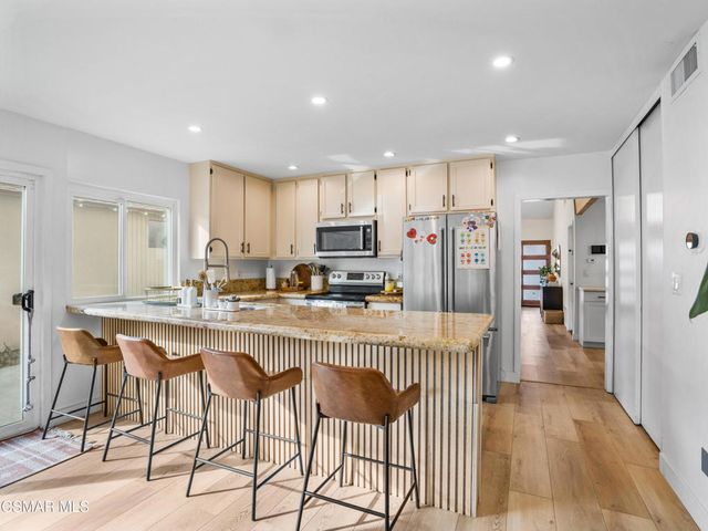 3848 Lucas Court, Simi Valley, CA 93063