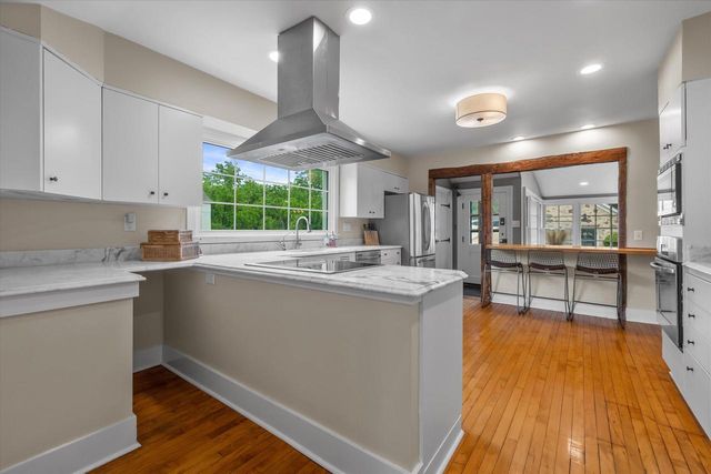12112 N Wauwatosa ROAD, Mequon, WI 53097