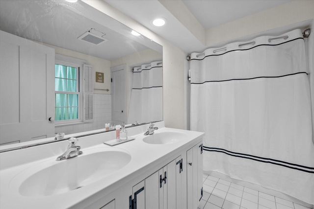 12112 N Wauwatosa ROAD, Mequon, WI 53097