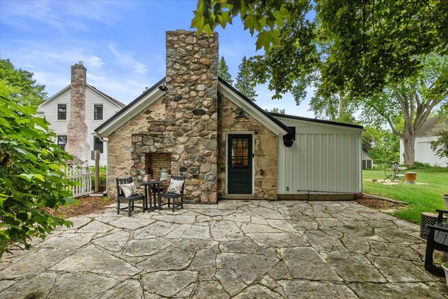 12112 N Wauwatosa ROAD, Mequon, WI 53097
