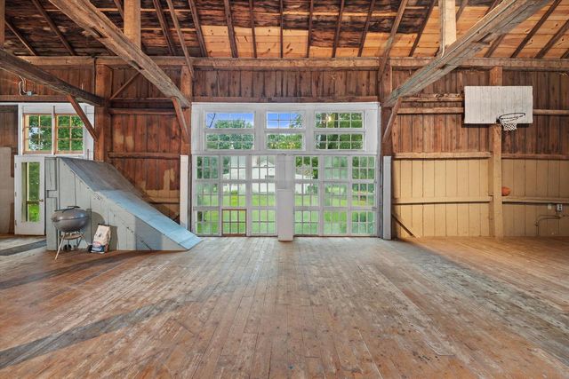 12112 N Wauwatosa ROAD, Mequon, WI 53097