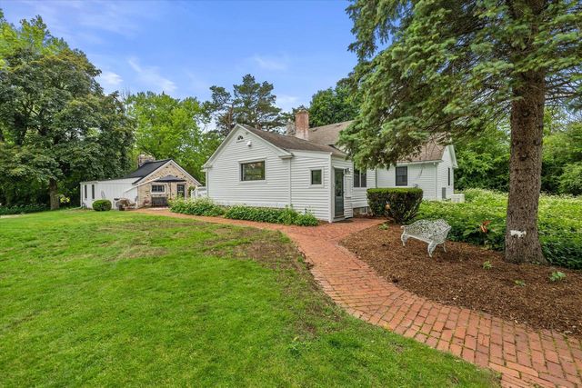 12112 N Wauwatosa ROAD, Mequon, WI 53097