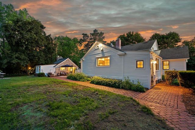 12112 N Wauwatosa ROAD, Mequon, WI 53097