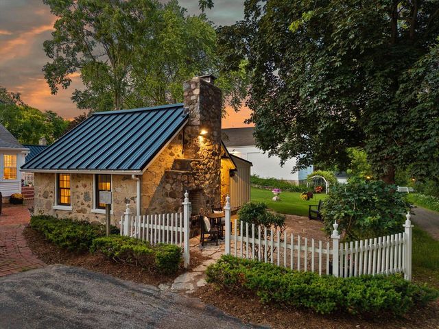 12112 N Wauwatosa ROAD, Mequon, WI 53097