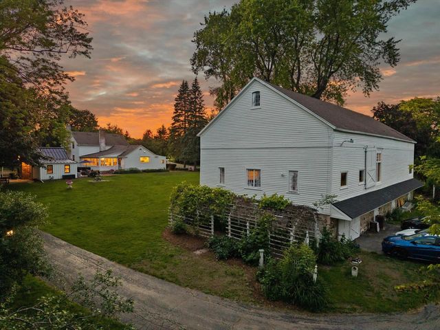 12112 N Wauwatosa ROAD, Mequon, WI 53097