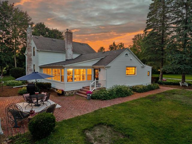 12112 N Wauwatosa ROAD, Mequon, WI 53097
