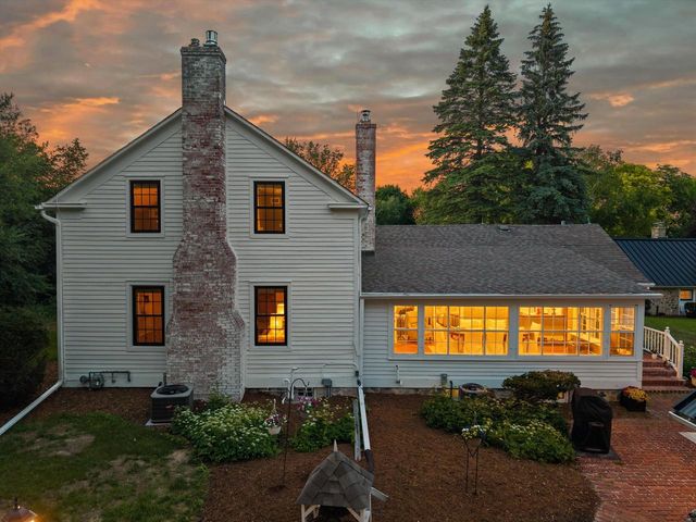 12112 N Wauwatosa ROAD, Mequon, WI 53097