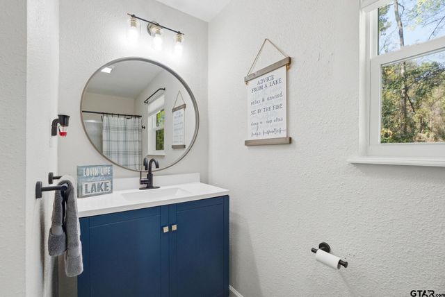 194 Debra Dr, Bullard, TX 75757