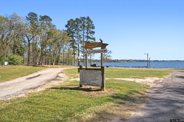 194 Debra Dr, Bullard, TX 75757