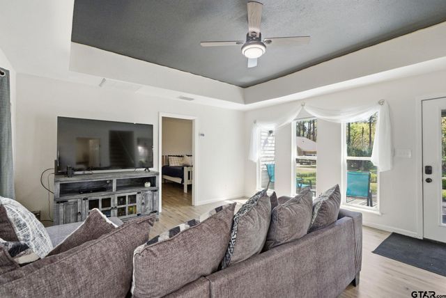 194 Debra Dr, Bullard, TX 75757