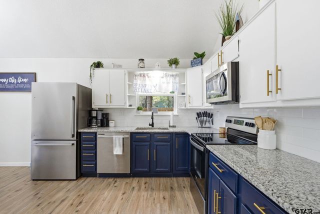 194 Debra Dr, Bullard, TX 75757